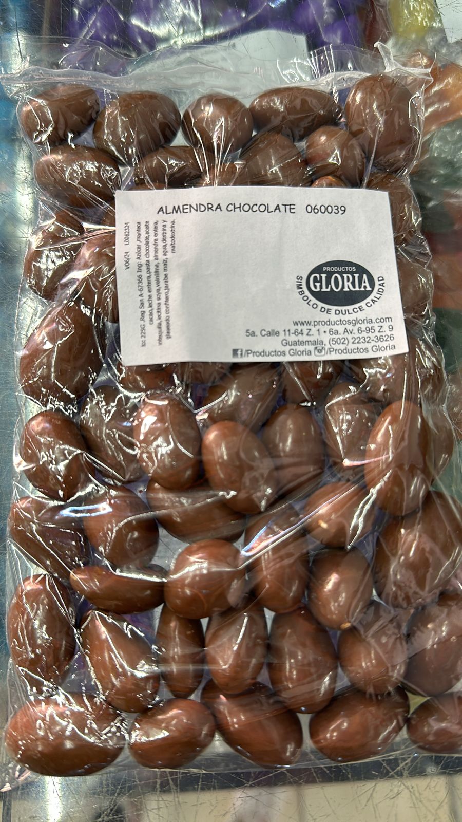 Chocolates Rellenos de Almendra 225g